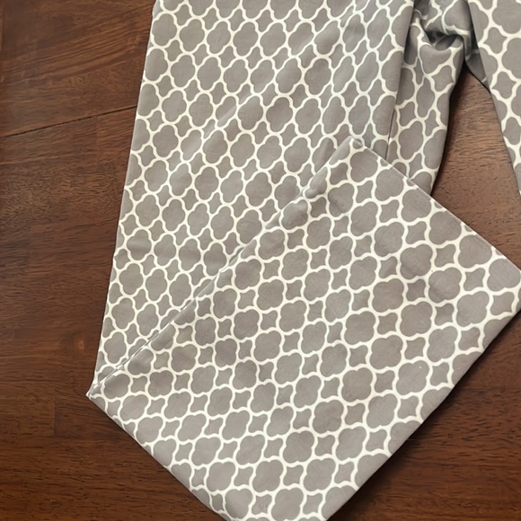 Merona Women’s Print Pants, Size 6, Excellent Condition! Super Cute!! - Picture 3 of 6